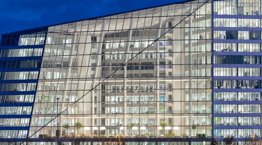 the edge amsterdam office smart iot-internet of things interact connected retail xs
